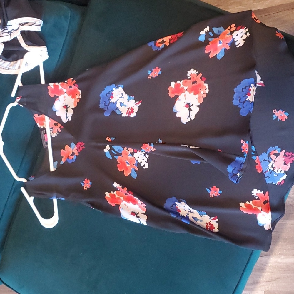 Vince Camuto floral blouse